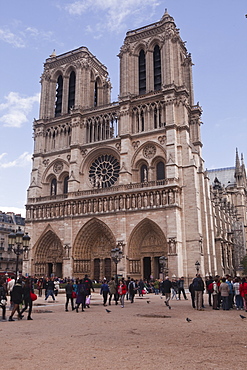 Notre Dame de Paris cathedral on the Ile de la Cite, Paris, France, Europe