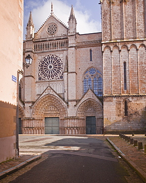 The cathedral of Saint Pierre, Poitiers, Vienne, Poitou-Charentes, France, Europe