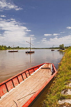 Traditional boats on the River Loire at Chaumont-sur-Loire, Loir-et-Cher, Centre, France, Europe