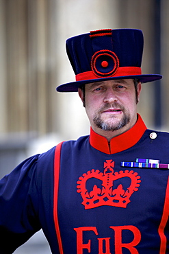 Beefeater at the Tower of London, London, England, United Kingdom, Europe