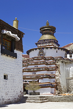 The Kumbum chorten (Stupa) in the Palcho Monastery at Gyantse, Tibet, China, Asia