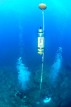 Installation of an acoustic recorder for the study of the frequentation and impact of acoustic diving, in the Natural Marine Reserve of Cerbere-Banyuls, Pyrenees-Orientales, Occitania, France