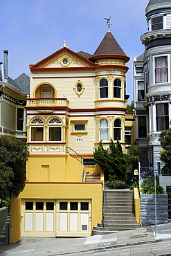 homes houses old wooden houses built in historic Victorian-style Painted Ladies on Alamo Square Alamo Square in San Francisco California United States