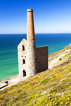 An old abandoned tin mine on moorland above St Agnes, Cornwall, UK.