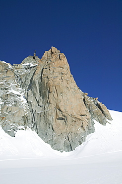 Crossing the Vallee Blanche on the Mer Du Glace above Chamonix, looking towrds the Aiguile du Midi, Haute Savoie, France, Europe