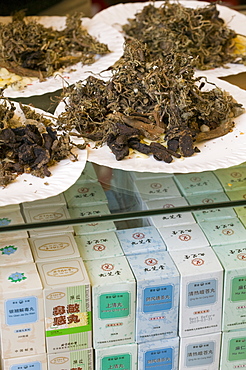 Traditional Chinese herbal medicines in a shop in Kendal, Lake District, Cumbria, England, United Kingdom, Europe