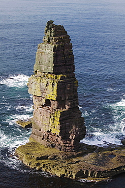 Am Buachaille sea stack on the coast south of Sandwood Bay, Sutherland, Scotland, United Kingdom, Europe