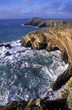 Coastal scenery, Deer Park, Marloes, Pembrokeshire Coast National Park, Wales, UK     (rr)