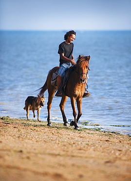 Horse riding along beach, Ao Nam Mao.  Ao Nang, Krabi, Thailand, Asia