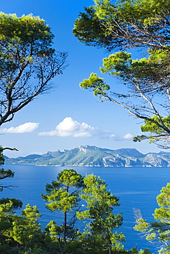 Views from the east tip of Alucudias coast towards Formentor. Alcudia, Raiguer, Mallorca, Spain, Europe