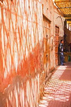 10/04/2009. Moroco, Agadir, Taroudant, souk corridor. Taroudant, Souks, Agadir. Morocco