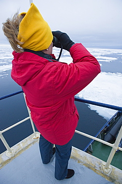 boat, cruise. tourists, arctic sheet ice. Longyearbyen, Svalbard, Norway