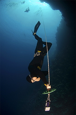 Sara Campbell world Champion freediver running freediving courses in Dahab. Egypt.