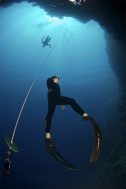 Sara Campbell world Champion freediver running freediving courses in Dahab. Egypt.