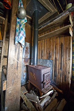 Hunter's cabin at Gn%lodden in Hornsund (Horn Sound) on the southwestern side of Spitsbergen Island in the Svalbard Archipelago, Barents Sea, Norway