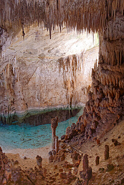 Flooded limestone cave interior with many stalactites and stalagmites and reflections, Drach caves (Cuevas del Drach), Mallorca, Balearic Islands, Spain, Mediterranean, Europe